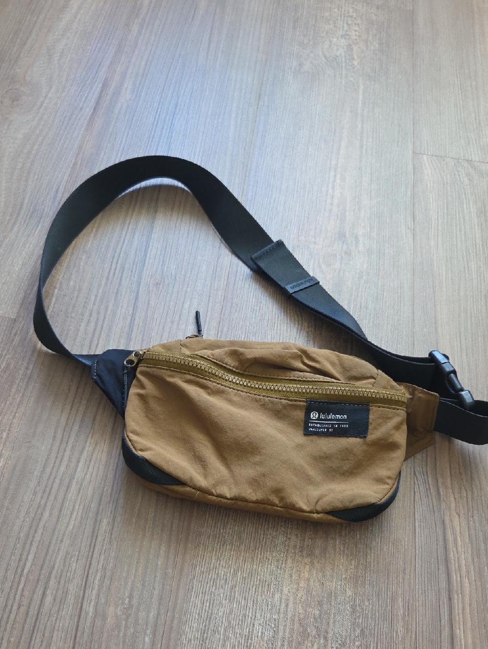 lululemon athletica Tan/Brown Belt Bag with Black Strap